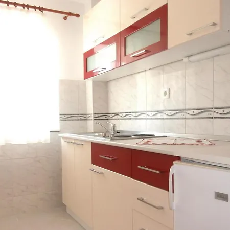 Holiday home 10 Bedroom Beautiful In Kucice