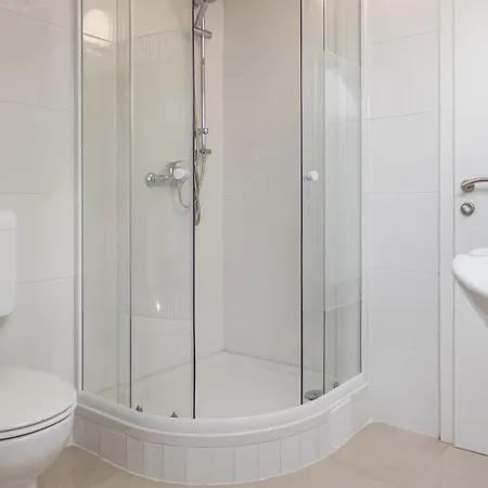 10 Bedroom Beautiful In Kucice