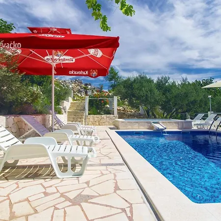 10 Bedroom Beautiful In Holiday home Kucice