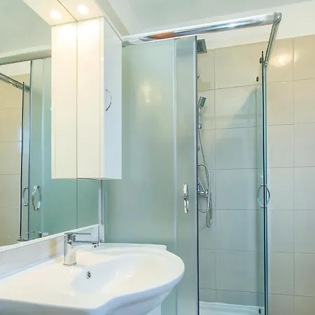 Holiday home 10 Bedroom Beautiful In Kucice
