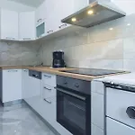 10 Bedroom Beautiful In Σπίτι διακοπών *