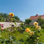 Σπίτι διακοπών 10 Bedroom Beautiful In *