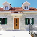 10 Bedroom Beautiful In Kučiće