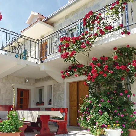 10 Bedroom Beautiful In Σπίτι διακοπών *
