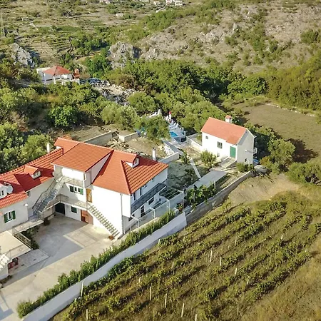 Hébergement de vacances 10 Bedroom Beautiful In